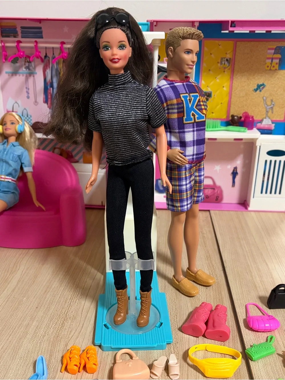 Barbie close shoes